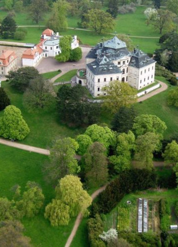 Zámek Karkova Koruna