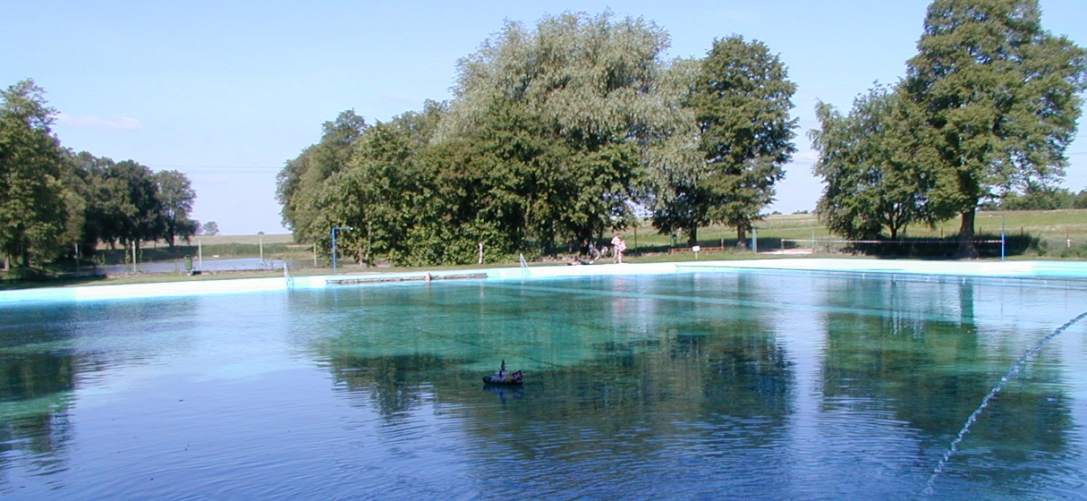 Nedaleké koupaliště